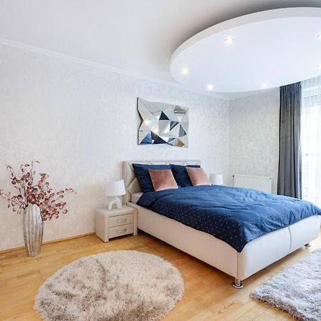 Beautiful Three Bedrooms Apartment With Free Parking Close To The Danube Coast Budapest Kültér fotó