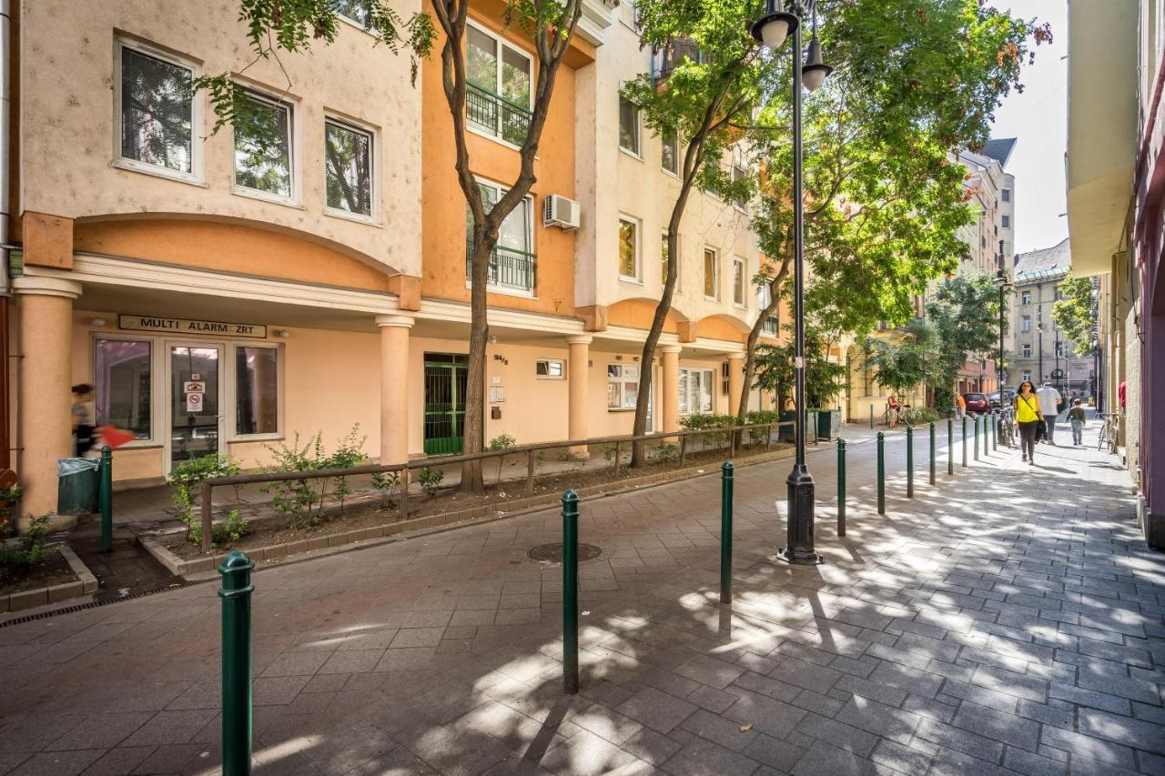 Beautiful Three Bedrooms Apartment With Free Parking Close To The Danube Coast Budapest Kültér fotó