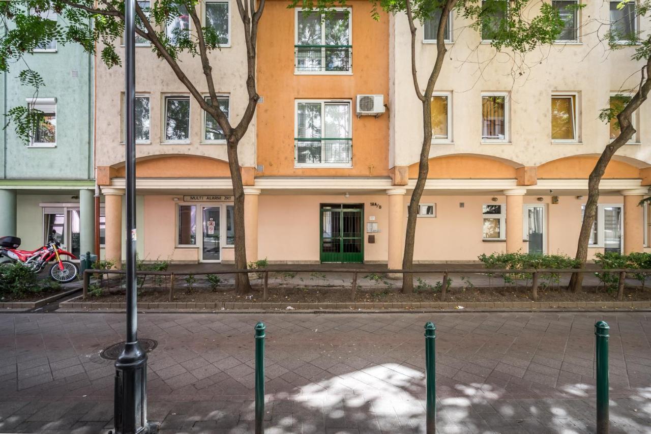 Beautiful Three Bedrooms Apartment With Free Parking Close To The Danube Coast Budapest Kültér fotó