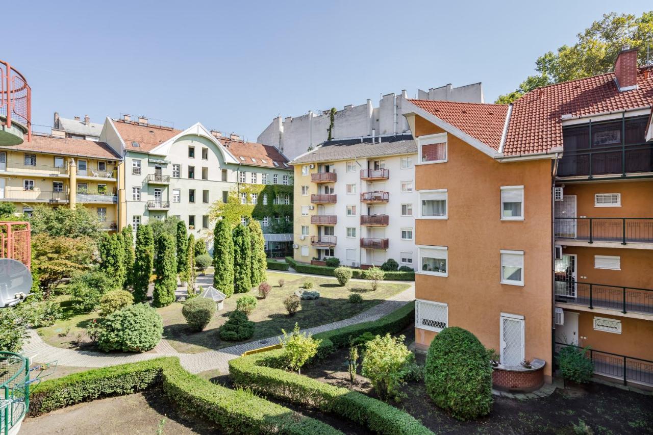 Beautiful Three Bedrooms Apartment With Free Parking Close To The Danube Coast Budapest Kültér fotó