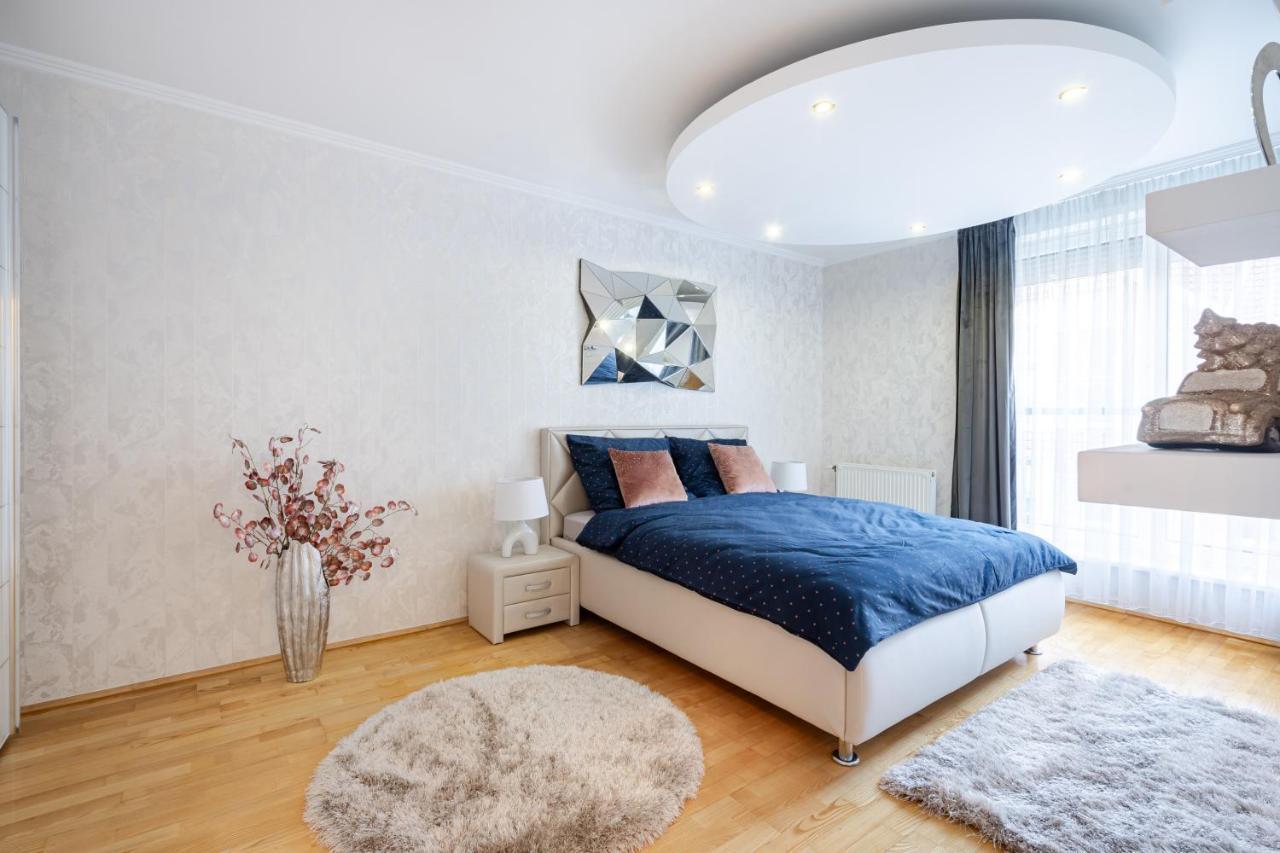 Beautiful Three Bedrooms Apartment With Free Parking Close To The Danube Coast Budapest Kültér fotó