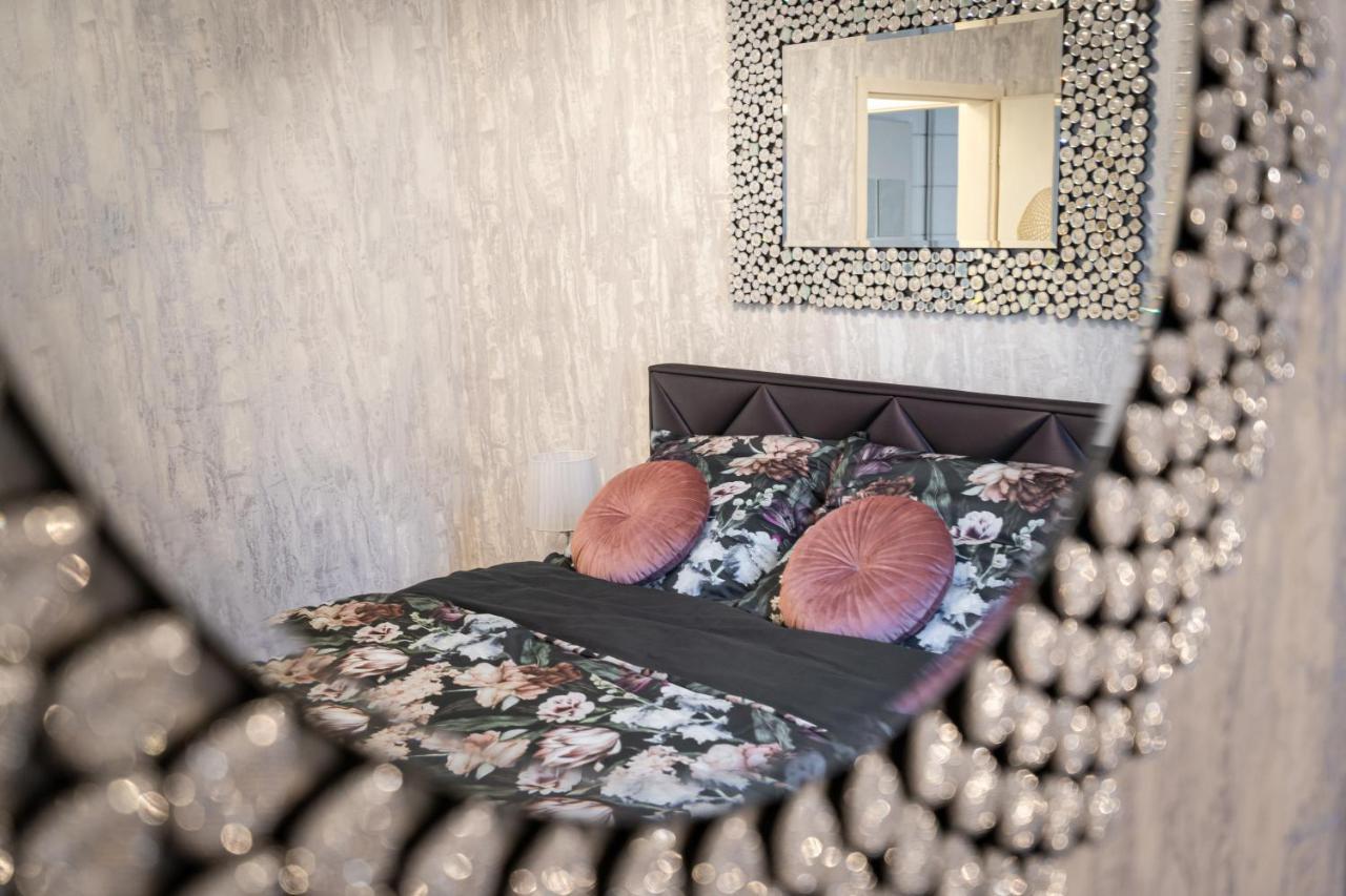 Beautiful Three Bedrooms Apartment With Free Parking Close To The Danube Coast Budapest Kültér fotó