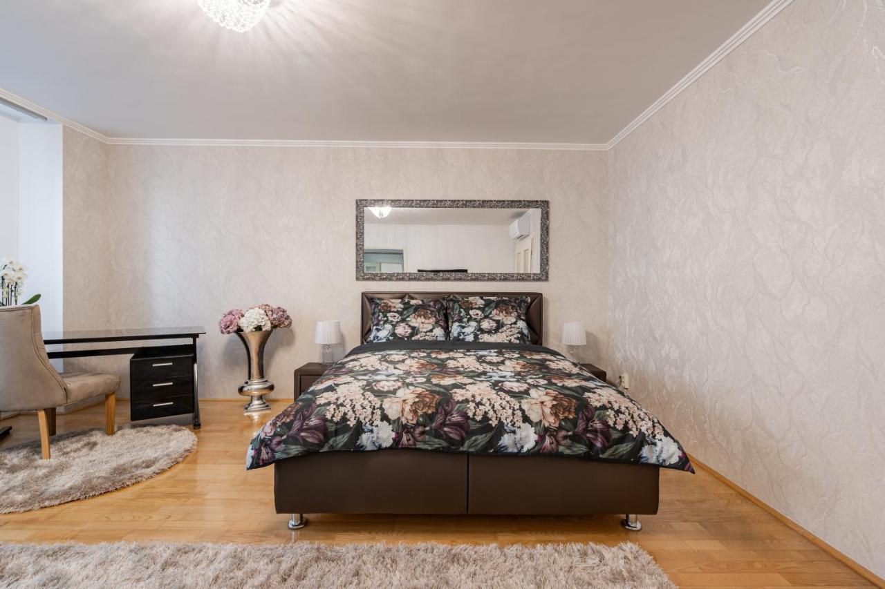 Beautiful Three Bedrooms Apartment With Free Parking Close To The Danube Coast Budapest Kültér fotó