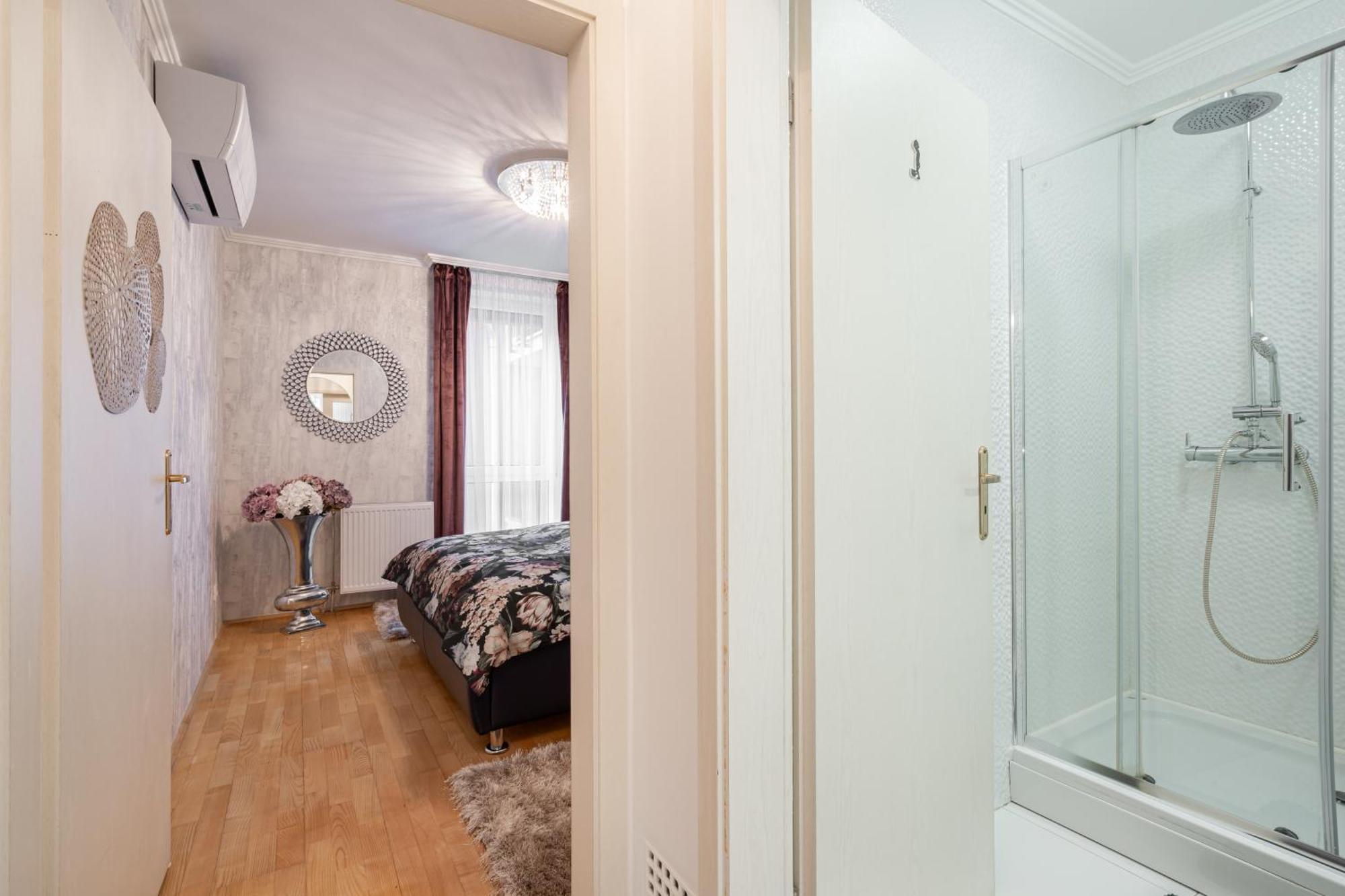 Beautiful Three Bedrooms Apartment With Free Parking Close To The Danube Coast Budapest Kültér fotó