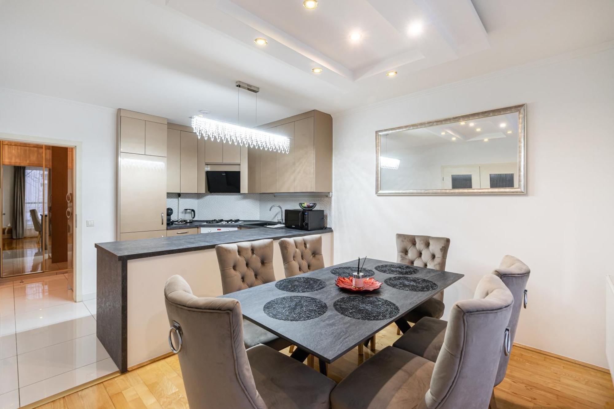 Beautiful Three Bedrooms Apartment With Free Parking Close To The Danube Coast Budapest Kültér fotó